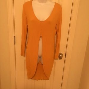 EUC Sz S Mustard colored Long sleeved shirt